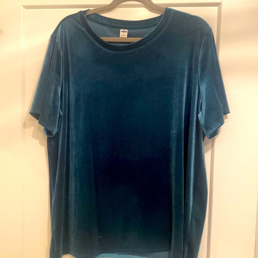 Cute teal velour top- tee shirt style